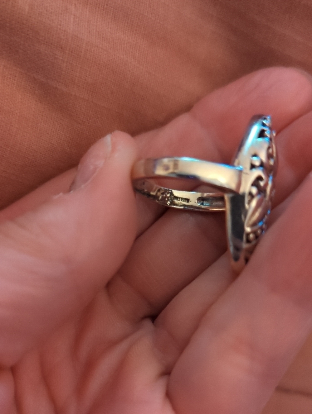 Sterling Silver Floral Disc Ring - Silver - Picture 4 of 5